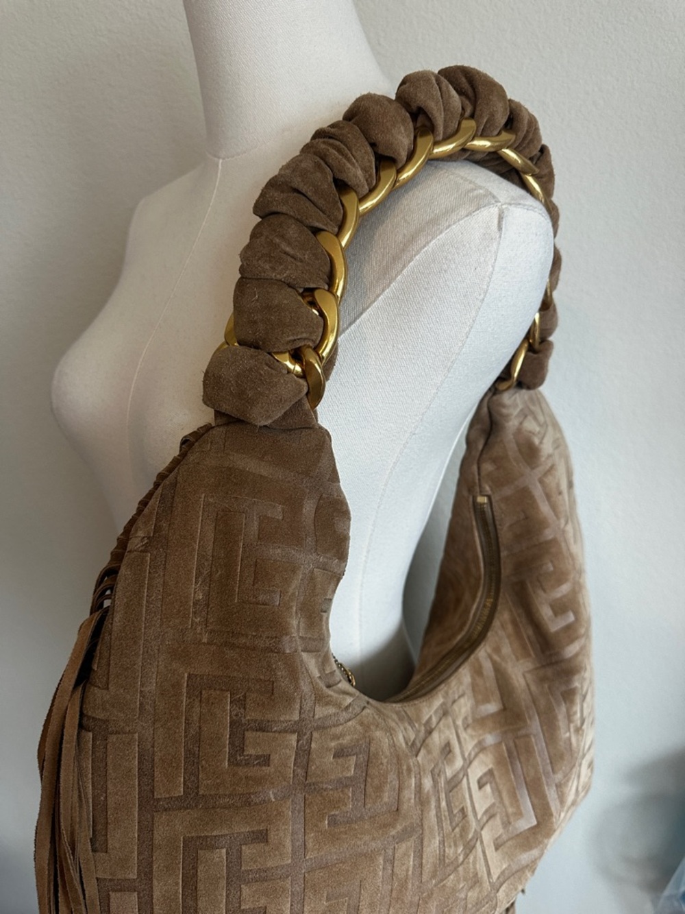 RARE Balmain Ébène Suede Fringe Hobo Bag with Gold Chain Strap - Picture 2 of 5